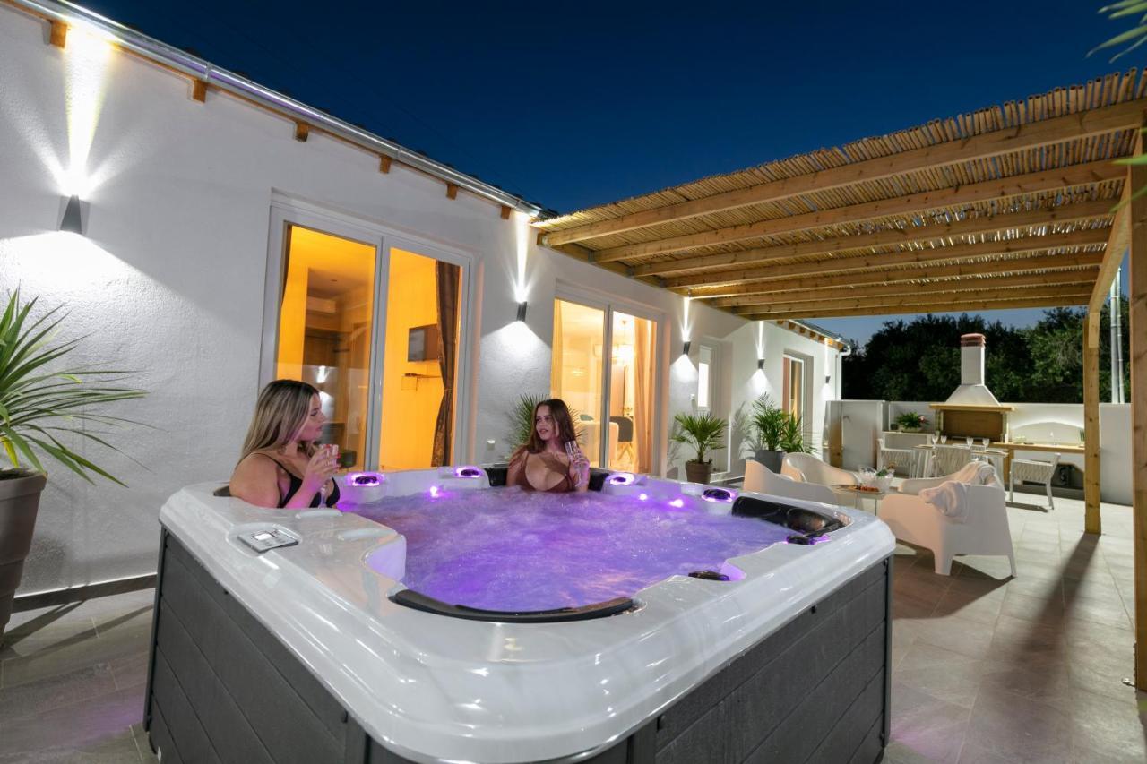 Jacuzzi Deluxe Villa Скала-Сотірос Екстер'єр фото
