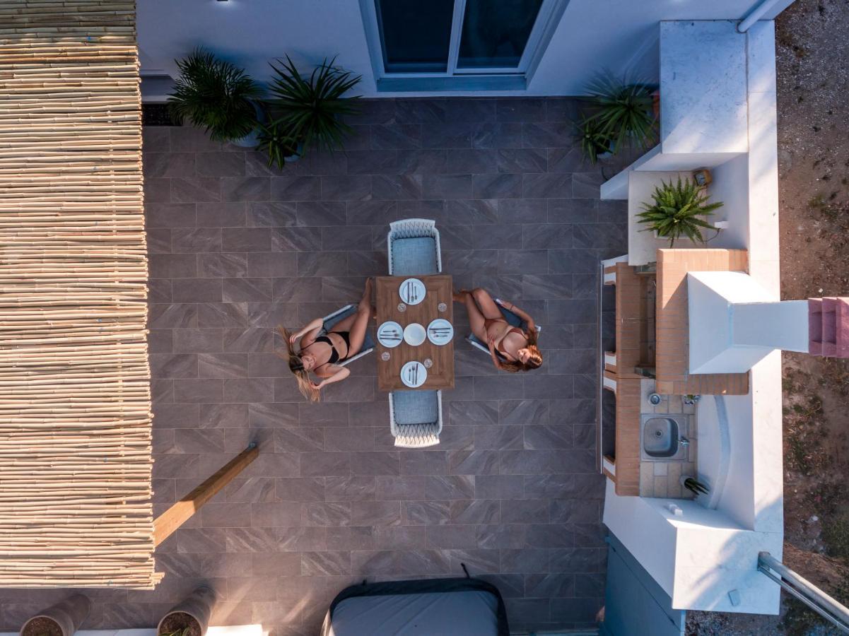 Jacuzzi Deluxe Villa Скала-Сотірос Екстер'єр фото